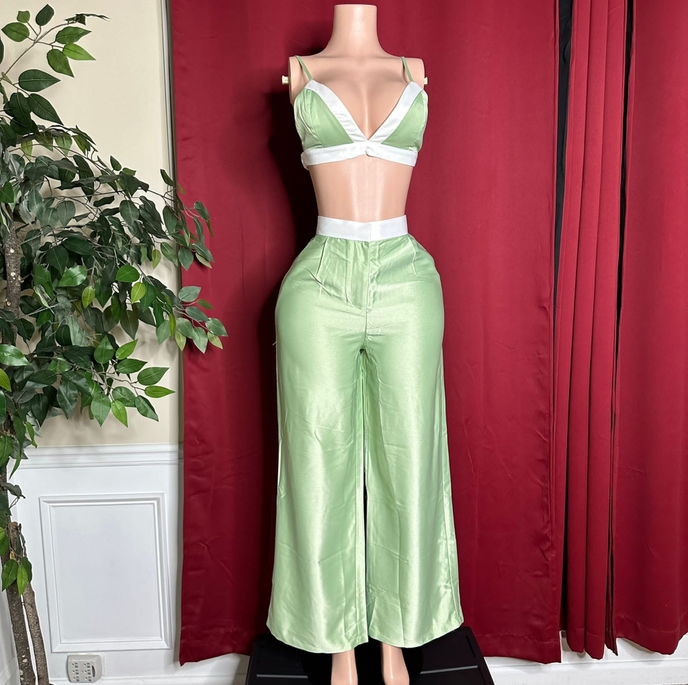 Brand New Sexy Lime Green w/White-Trimmed Vacation Pants Suit (S, M, L)